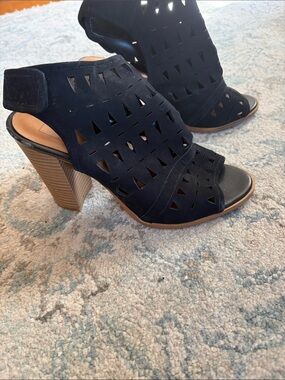 14th & Union Black Cutout Suede Block Heel Sandals